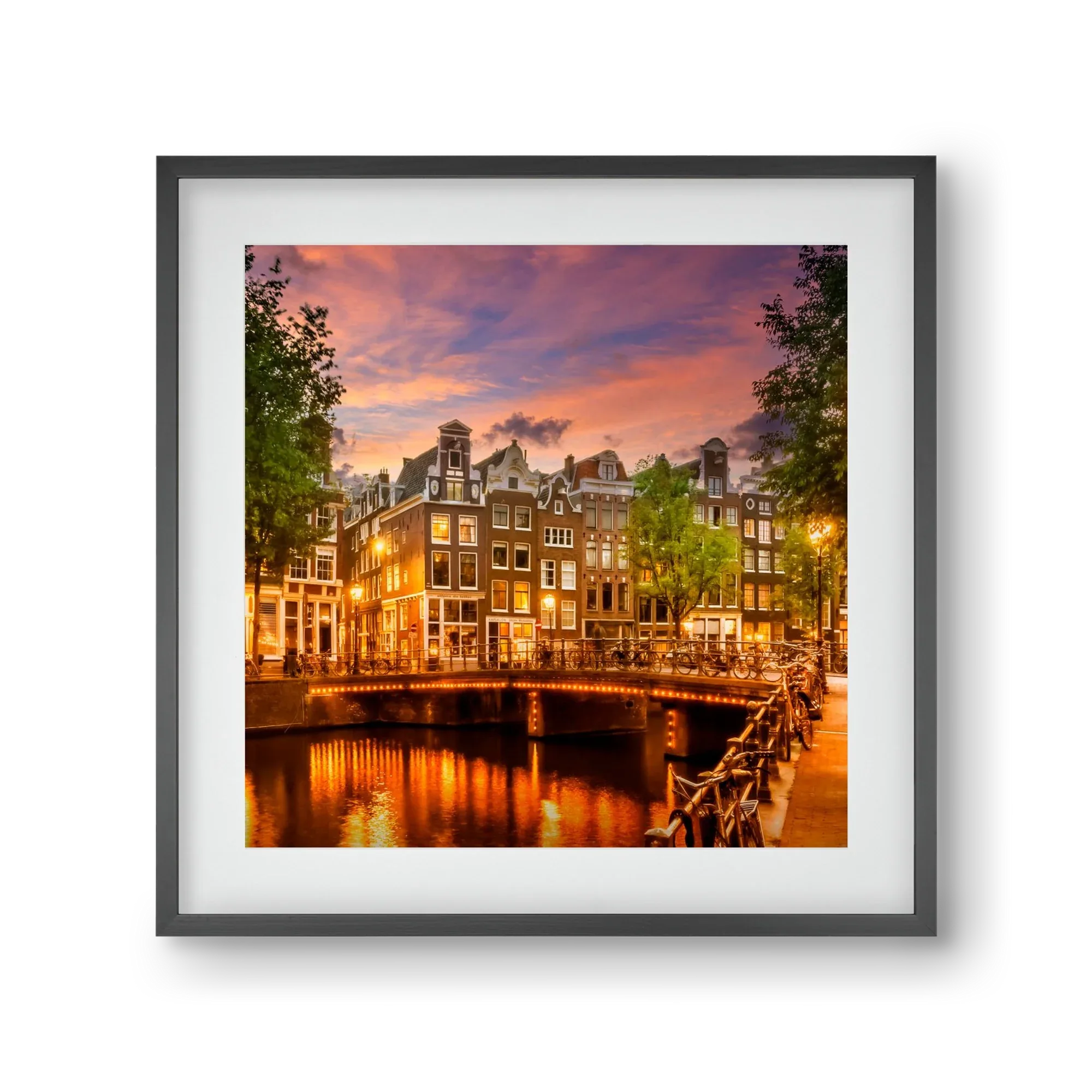 AMSTERDAM Idyllic impression from Singel - artbridge