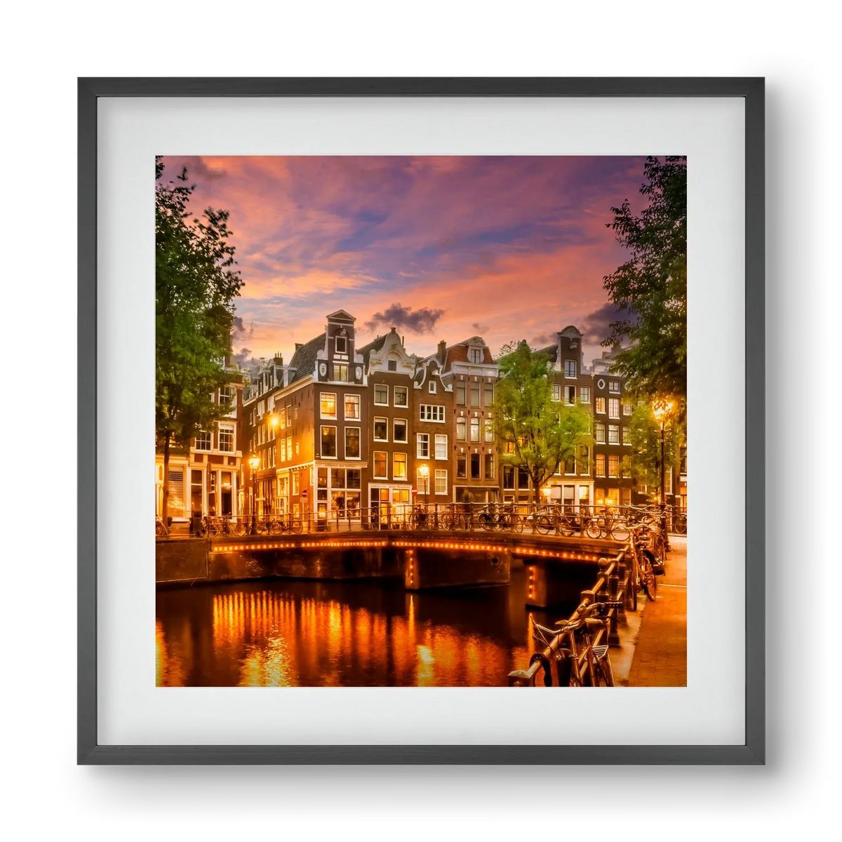 AMSTERDAM Idyllic impression from Singel - artbridge