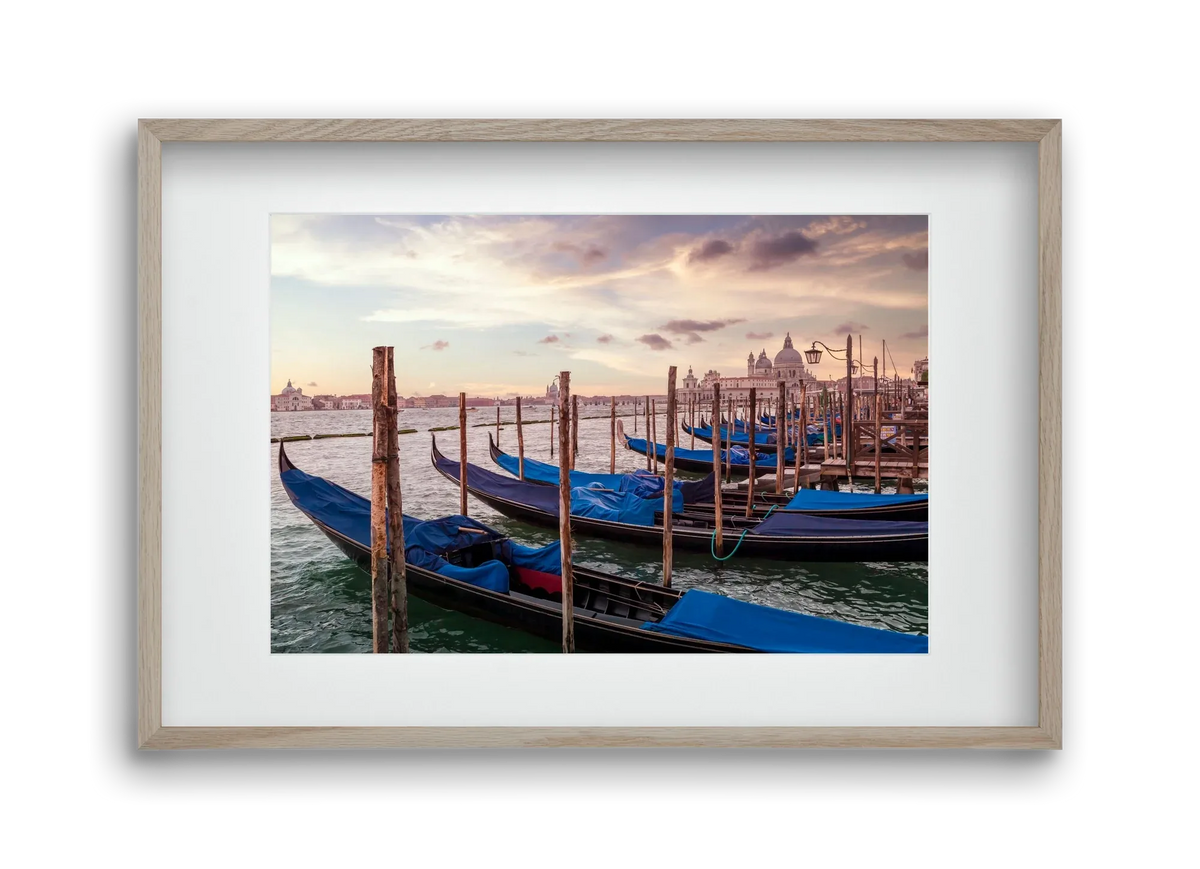 VENICE Gondolas & Santa Maria della Salute - artbridge