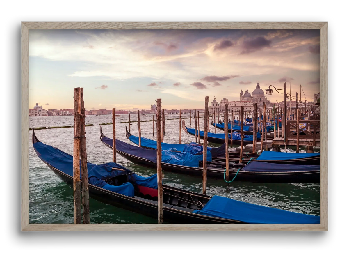 VENICE Gondolas & Santa Maria della Salute - artbridge