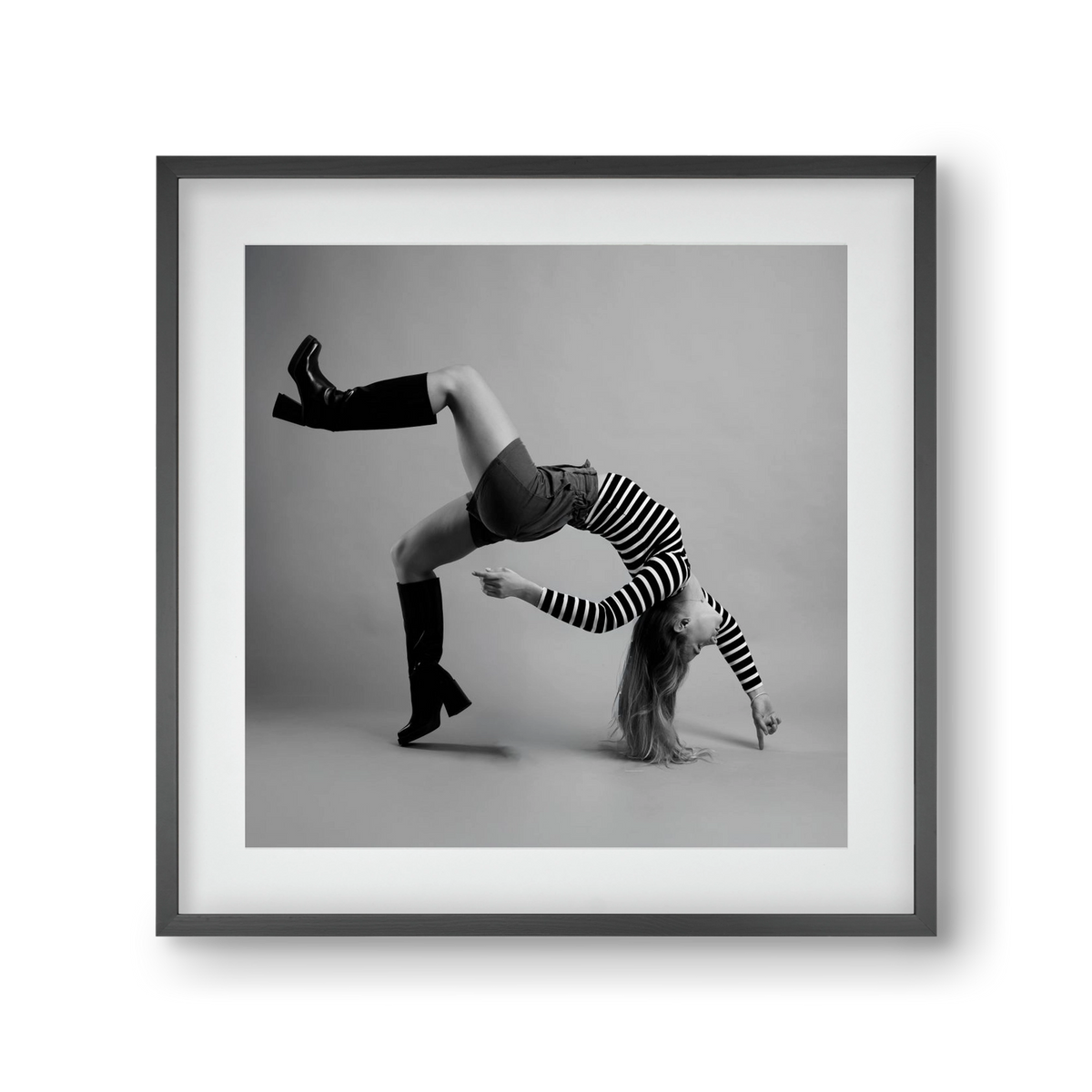 Balance, 30x30 cm (20x20 cm), Fekete keret, paszpartuval